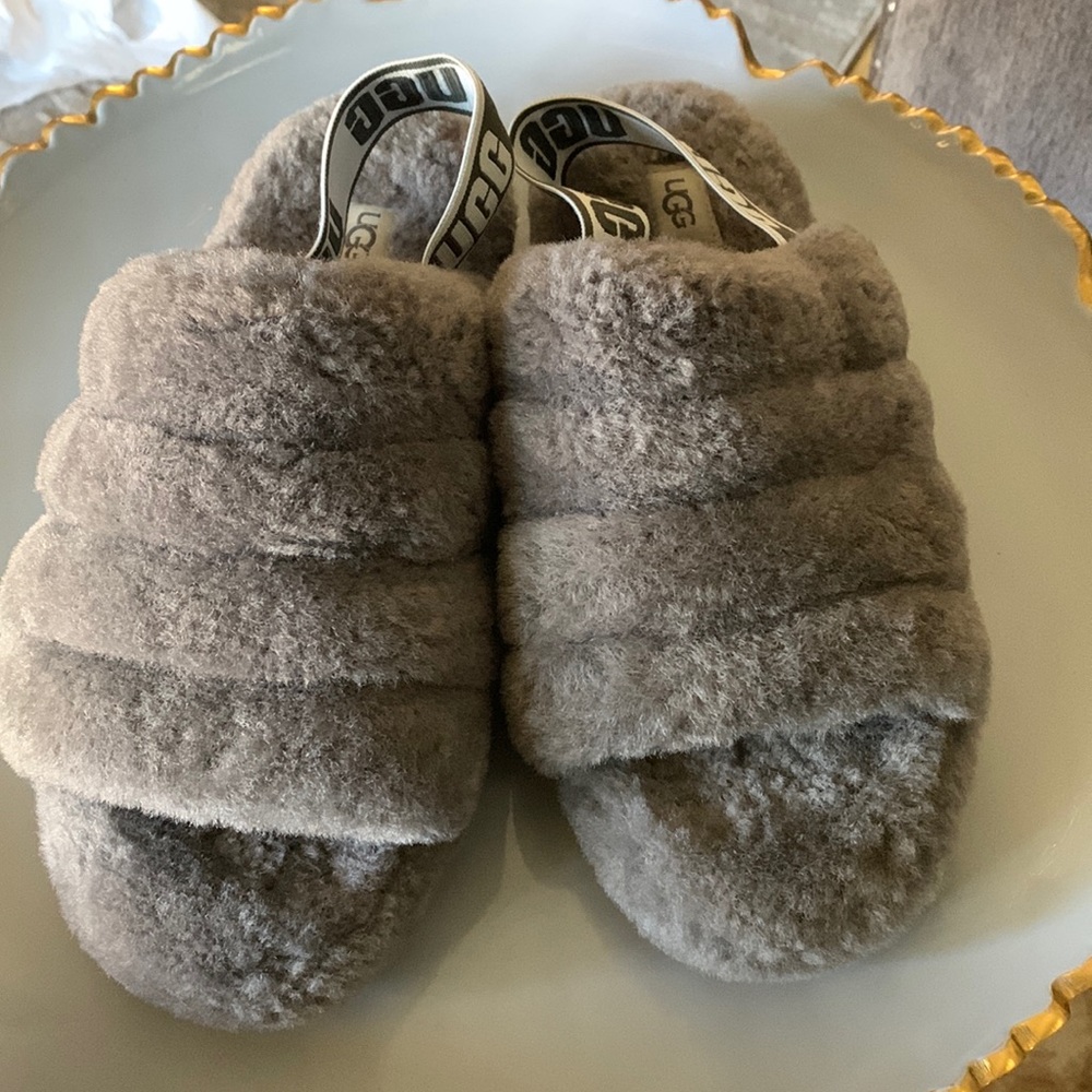 Uggs slippers